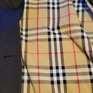 Burberry long Waterloo trench coat with removable layer 2R